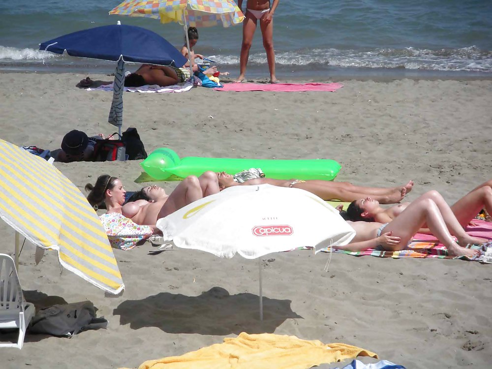 The beach 50 pict gal