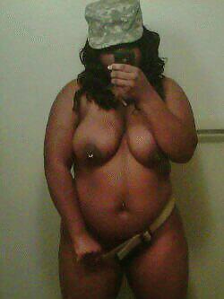 Real Thick Army Chick pict gal