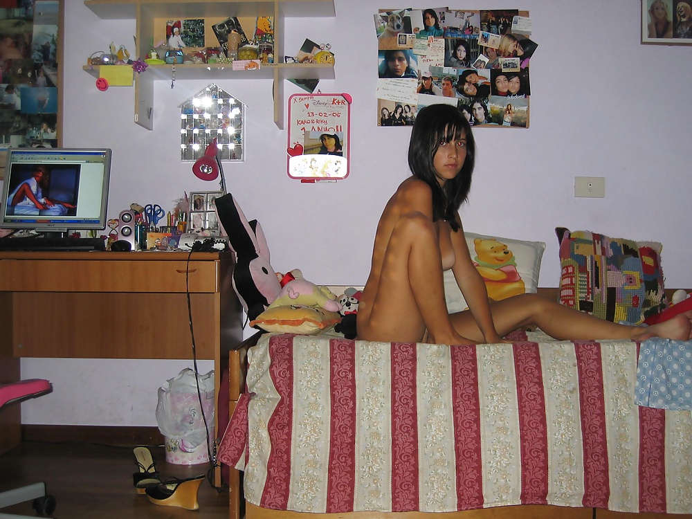 Self shot - Amateur girl #2 pict gal