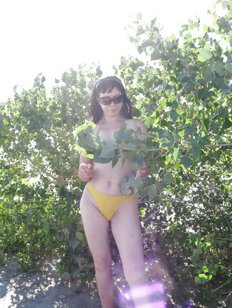 Lili in a yellow bikini!