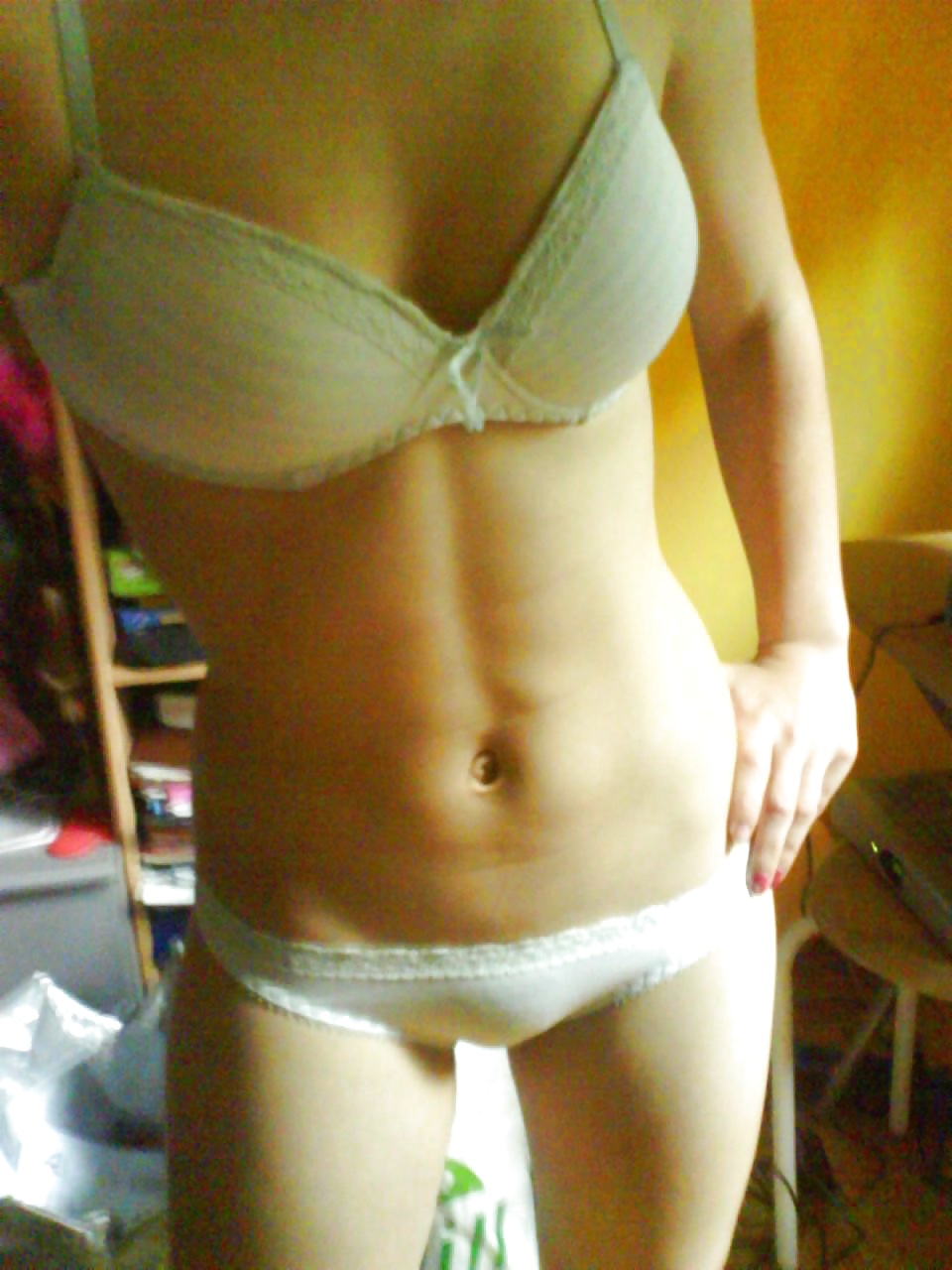 hannah13 moi pict gal