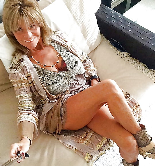 Mature, Granny and MILF Compilation 09 pict gal