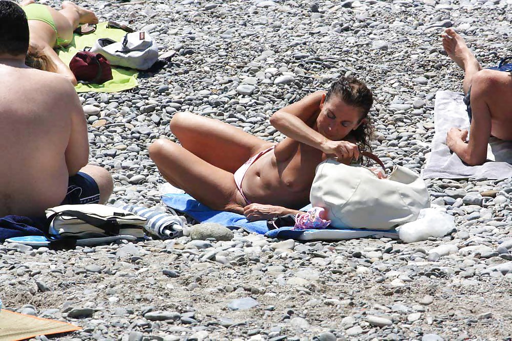 The beach 67 pict gal