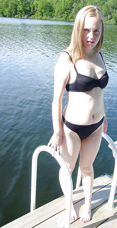 Lake Side Lily pict gal