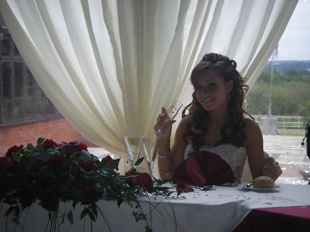 Lot's asked me to post Roxanne's wedding pics. Have fun so pict gal