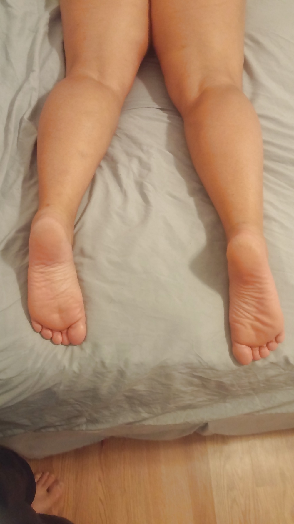 My sexy wife's feet ass toes bbw milf pict gal