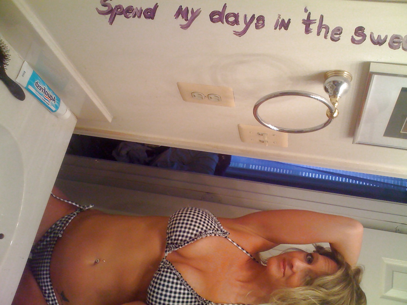 Bikini Milf pict gal