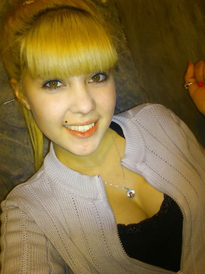 TOO YOUNG FOR THOSE TITS pict gal