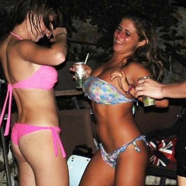 Nice Bikini Milfs&Teens pict gal