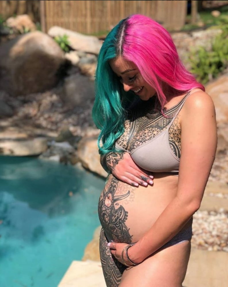 tattoo pregnant