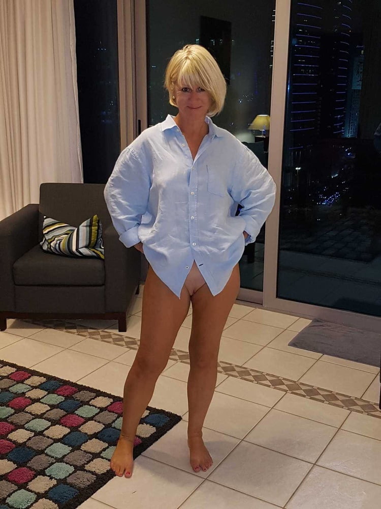 Blonde UK Mature Milf Wife Caroline Posing for Hubby.