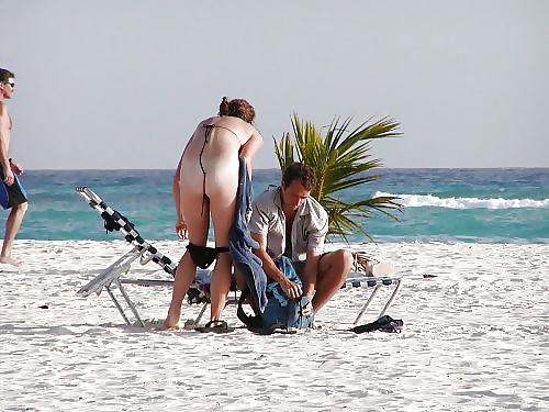 Sluts are changing at the beach pict gal