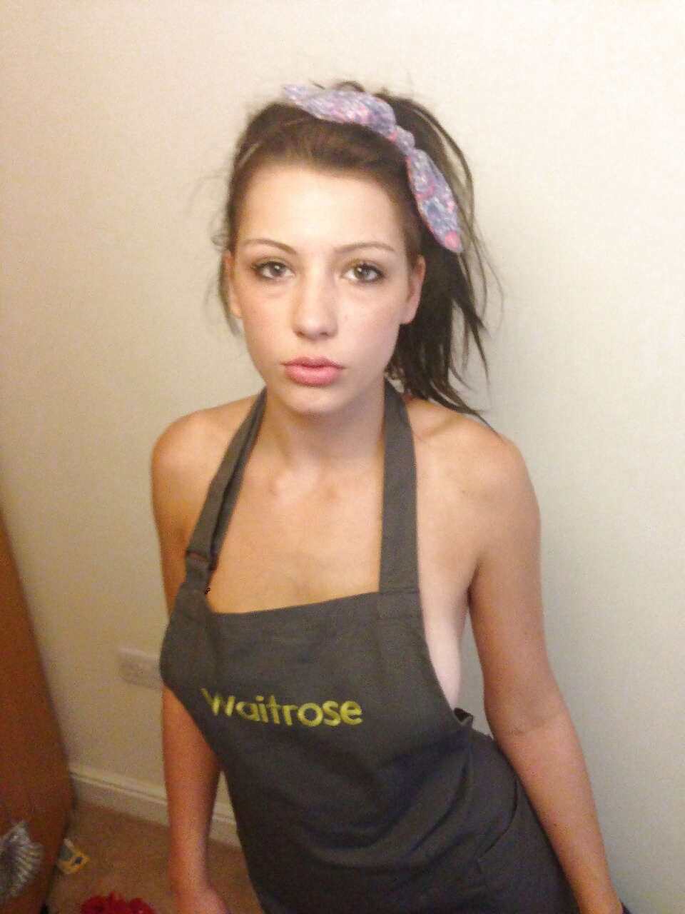 Hot Waitrose Girl pict gal