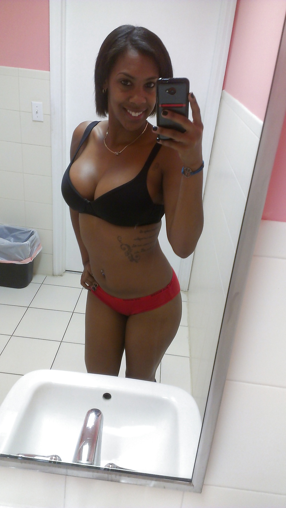 Gullible, Greedy, Golddiggers of Miami - Vanessa pict gal