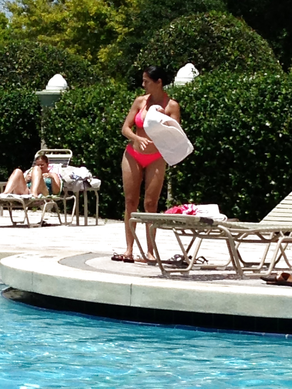 Young Milf at the pool pict gal