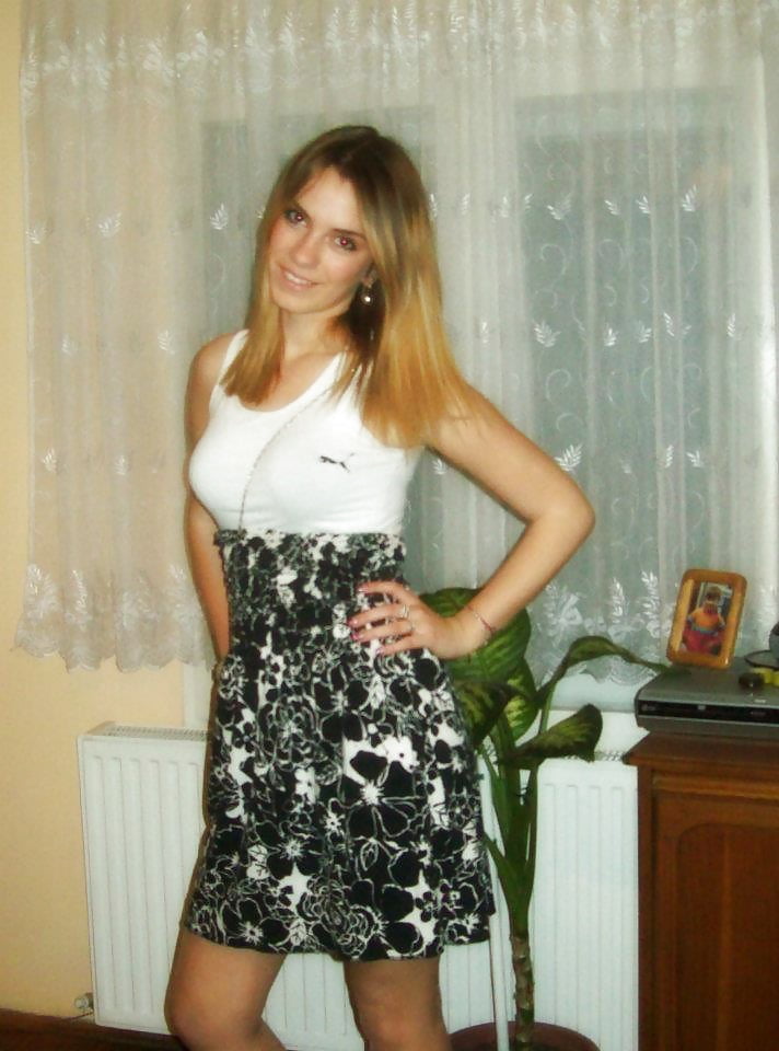 Southern Slavic Girls pict gal