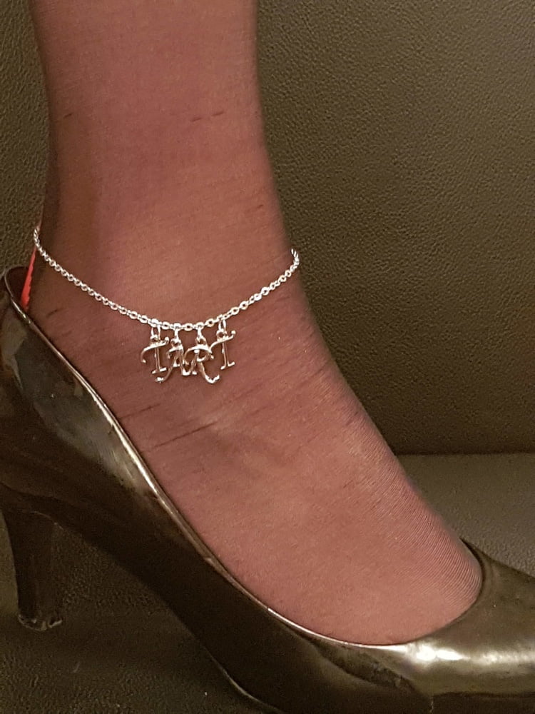 Anklets - 20 Photos 