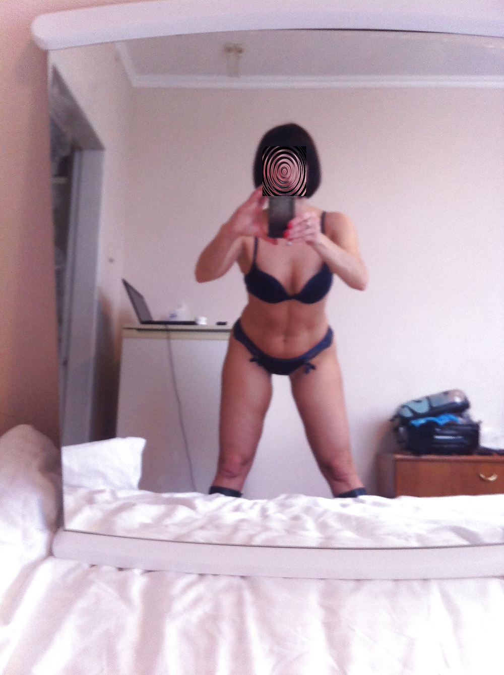 Hotel mature beauty exhib and selfie in the hotel room pict gal