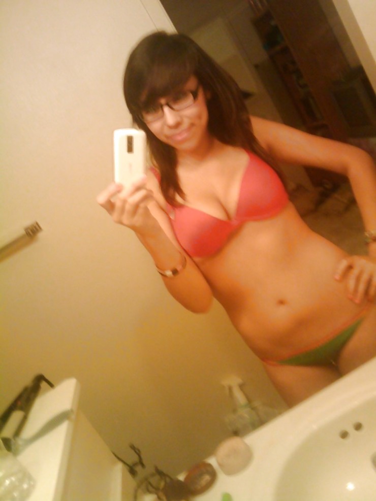 Bk Amateur Teen selfshot pict gal