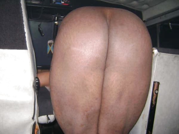 Starr L - Road trip fuck on a truck pict gal