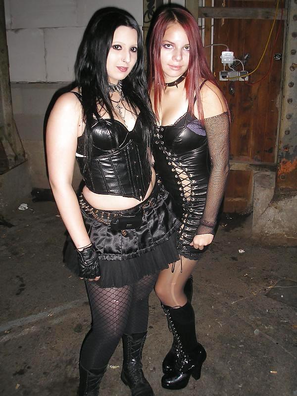 Goth girls are so fucking sexy... pict gal