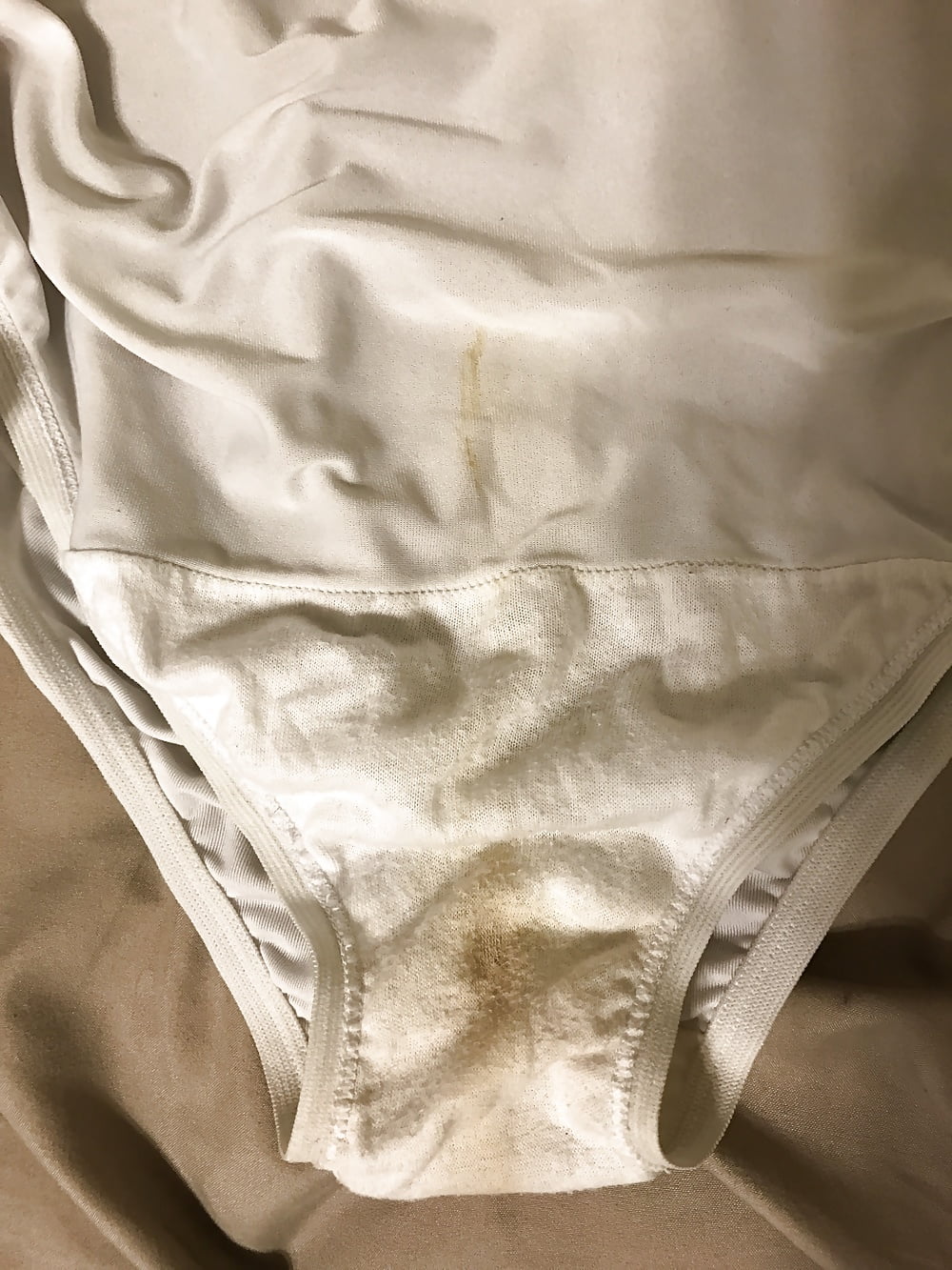 Wife's dirty, smelly panties pict gal