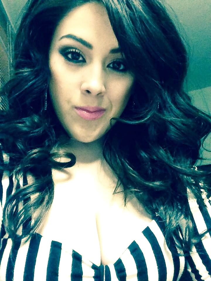 Neyeli Tetona Profile pict gal