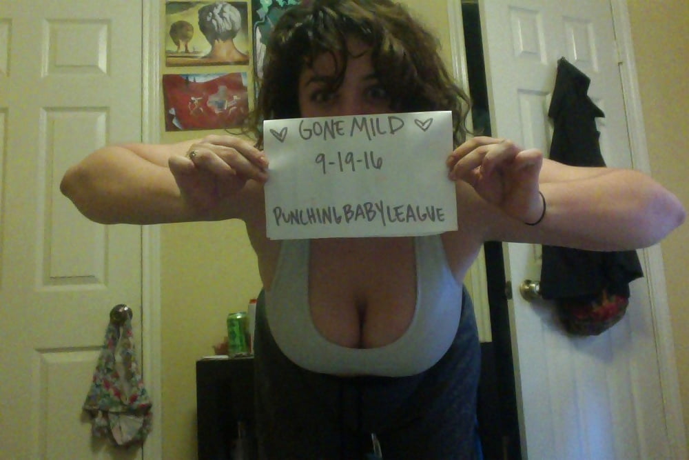 Chubby American Teen Slut aka Punchingbabyleague Selfies pict gal