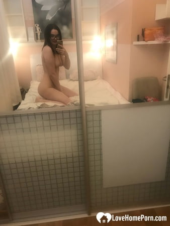 i love how i look in this mirror         