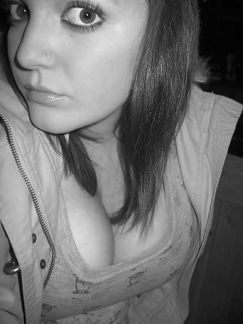 ALL AMATEUR - Here is SANDRA pict gal