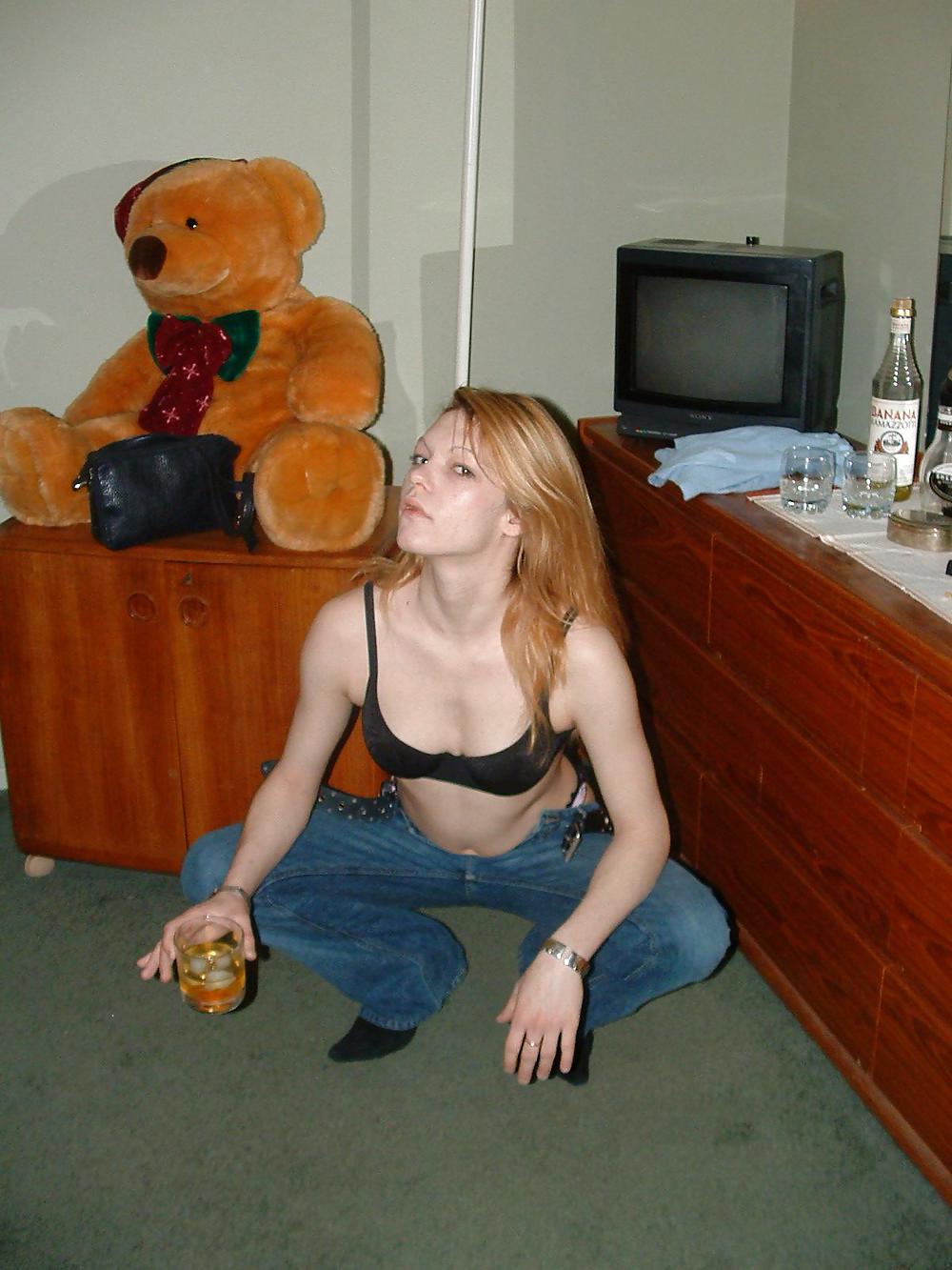 GIRL FROM BUCAREST pict gal