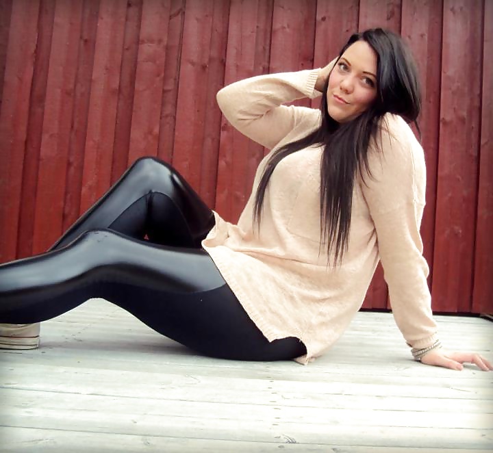 girls in shiny leggings that i love hot horny sexy cute pict gal