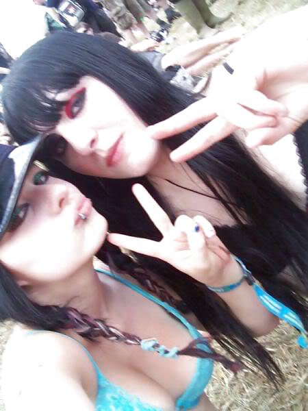 lilSocial Network Tramps & Heart Breakers pict gal