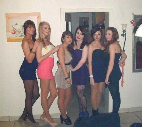 Hot Teens Partying And Posing 4 pict gal