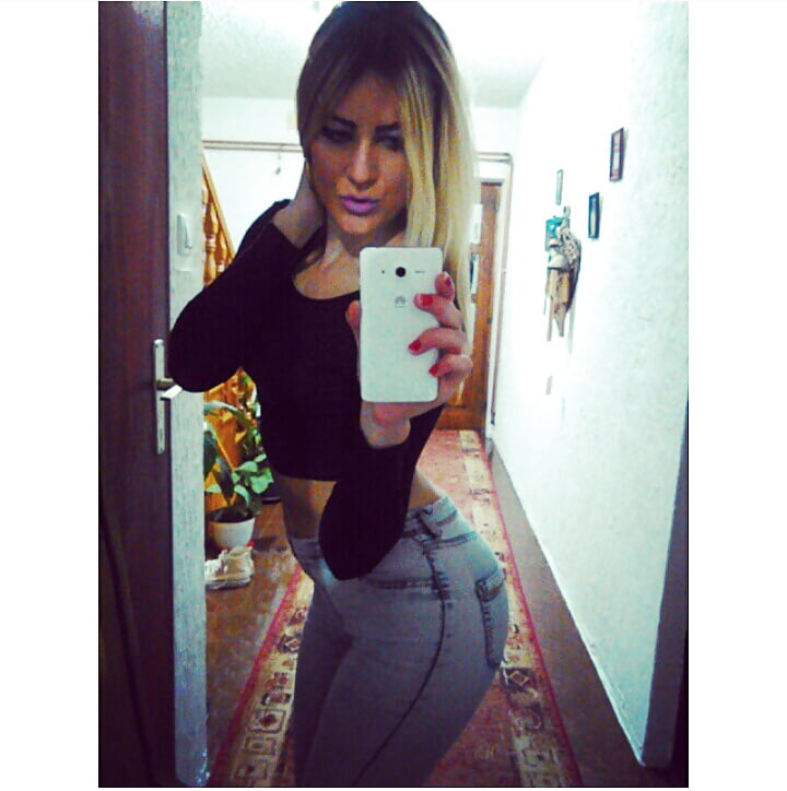 Horny instabomb Ivana pict gal