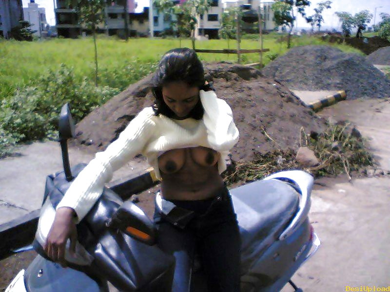 Indian girl flashing outside pict gal