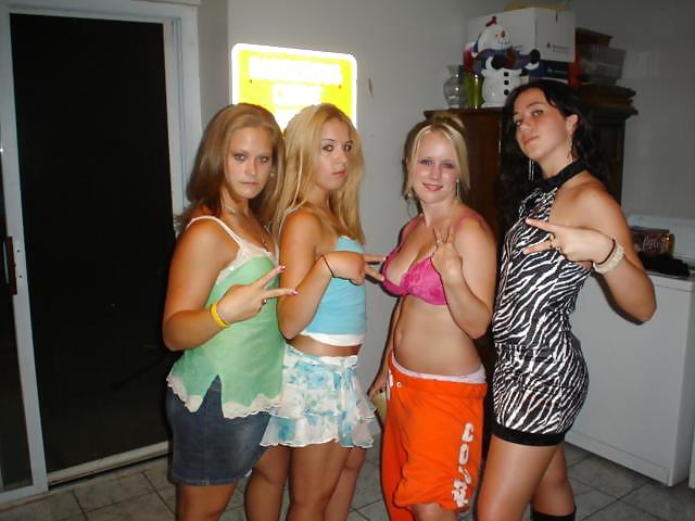 Bra Babes 85 pict gal