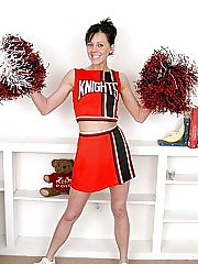 Small tit cheerleader---Bring her home to Daddy pict gal