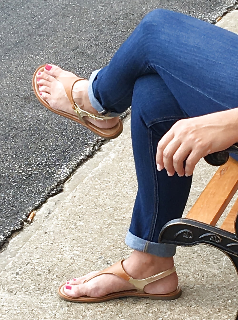 Candid Feet and Legs, Julie pict gal