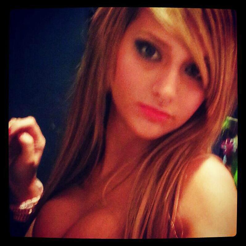 TOO YOUNG FOR THOSE TITS pict gal