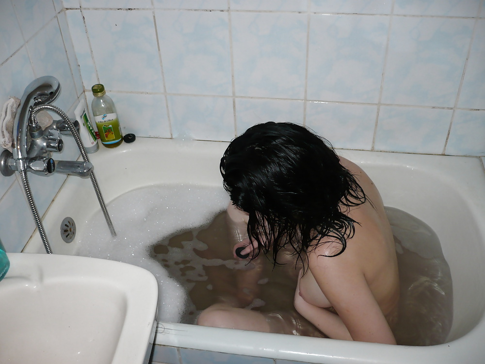 young girl in bath pict gal