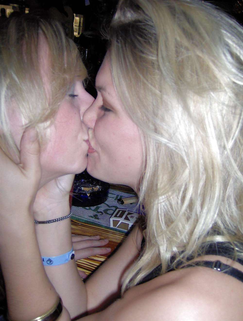 amateur teens - kissing pict gal