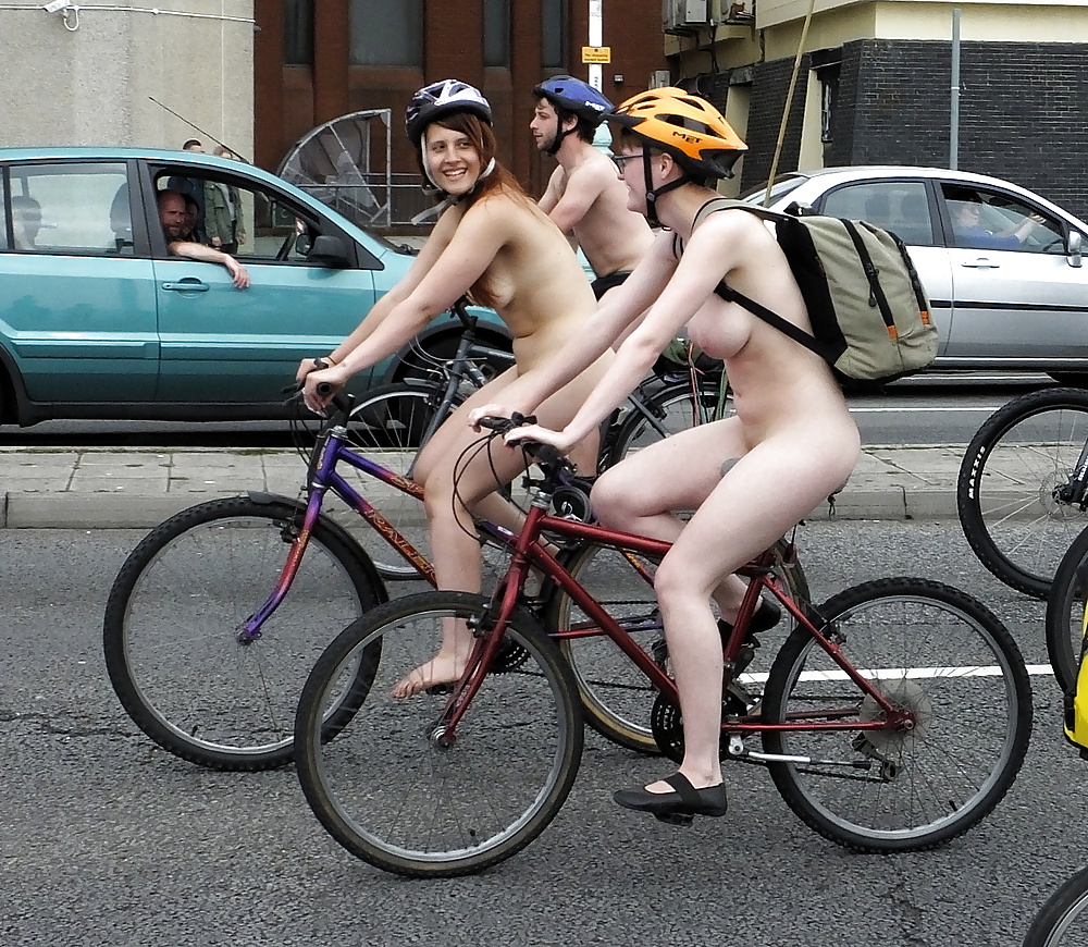 Public Sluts (915) pict gal