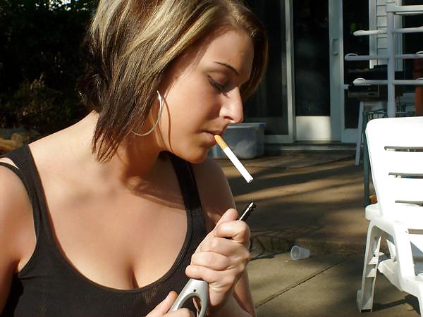 Sexy smokers 2 pict gal