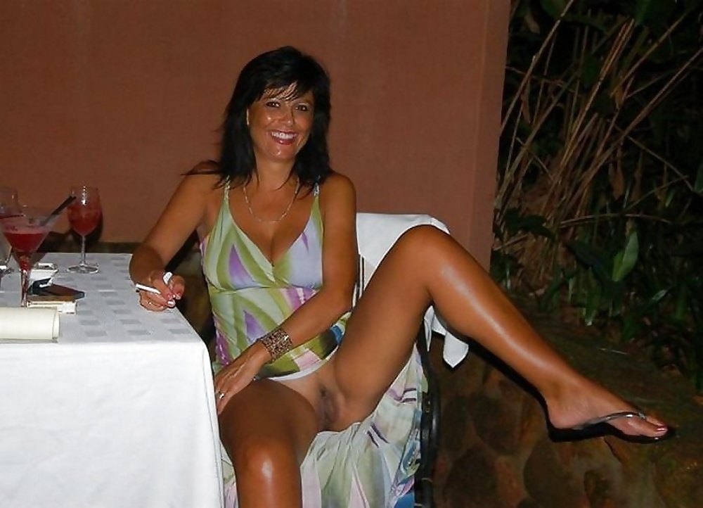 REAL HORNY MOMS pict gal