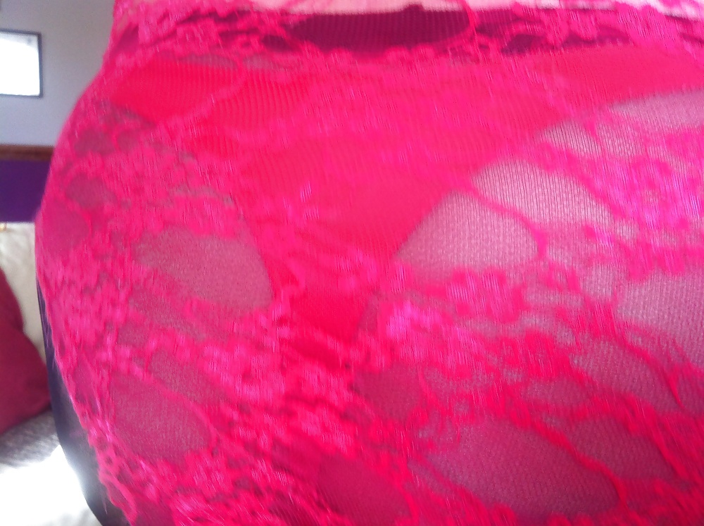 Red Thong ripped Nylons & fucked pict gal