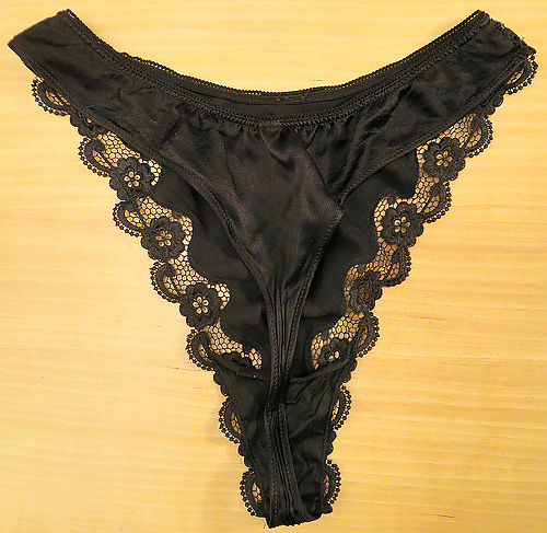 Panties from a friend - black pict gal