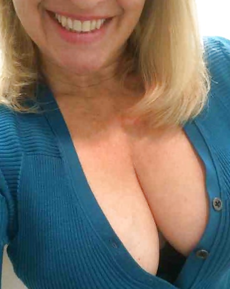 Random Ladies being Slutty pict gal