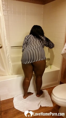 black honey gets recorded as she showers         