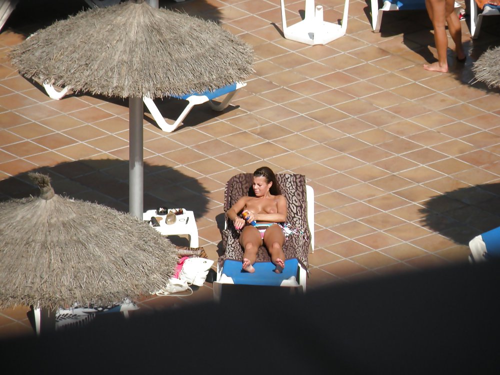 Hotel pool pict gal